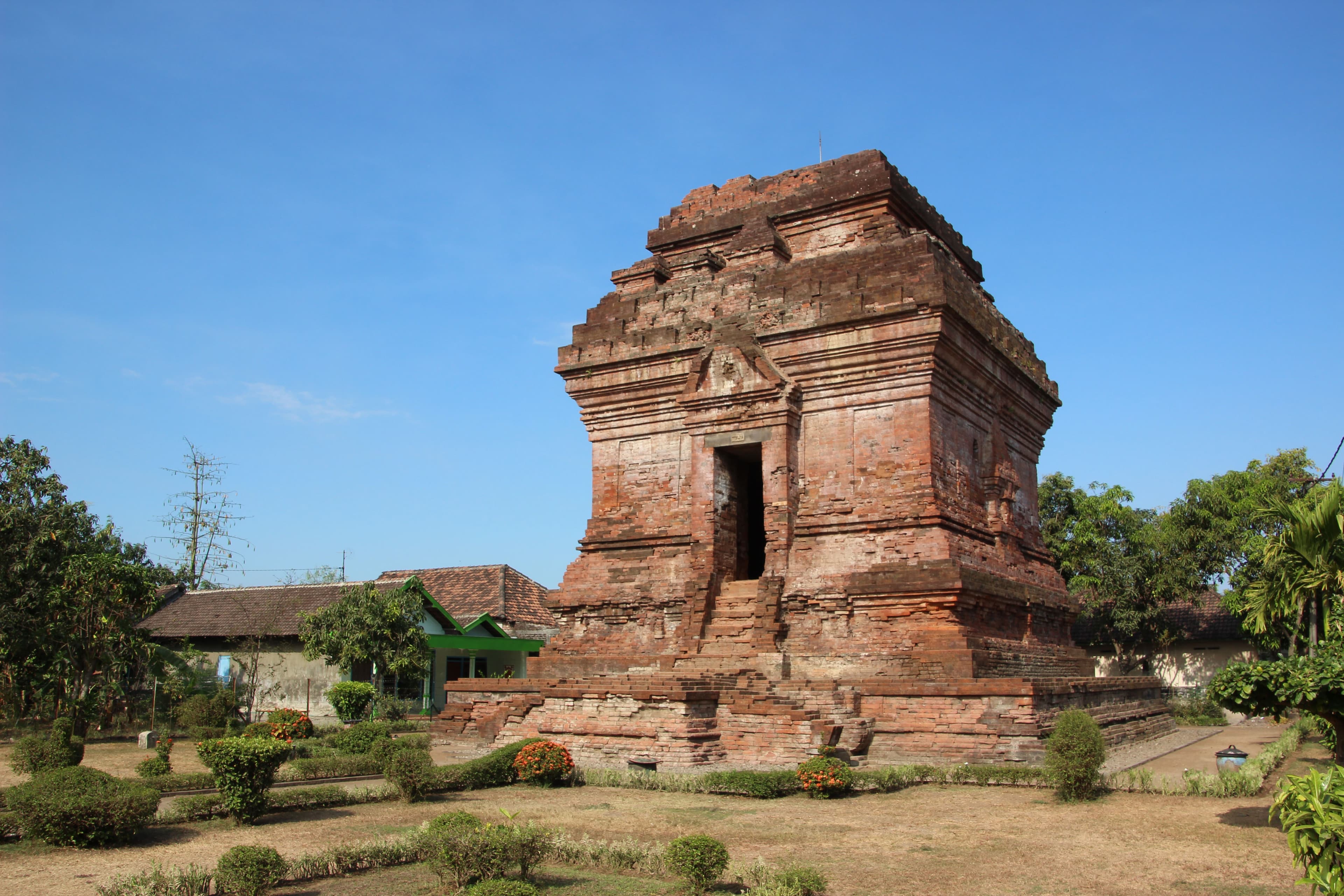 Candi Pari